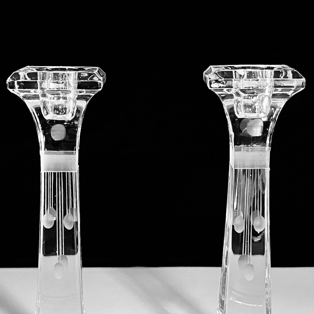 Vintage ART DECO Pressed Glass CANDLESTICKS / Hand Etched TEARDROPS / Small Chip - Picture 2 of 11
